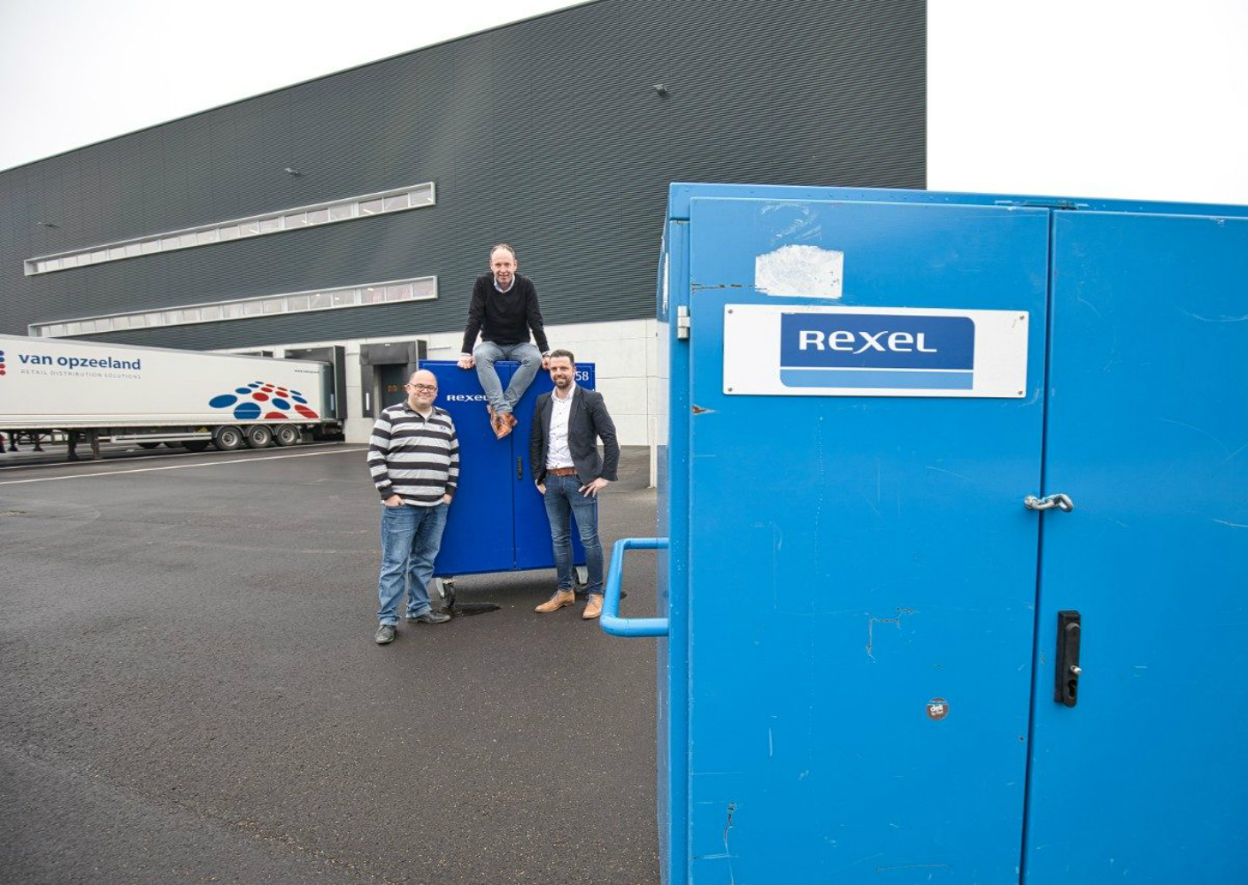 Slim noodverlichtingssysteem Eaton in nieuwe distributiehal vanHaren Slim noodverlichtingssysteem Eaton in nieuwe distributiehal vanHaren