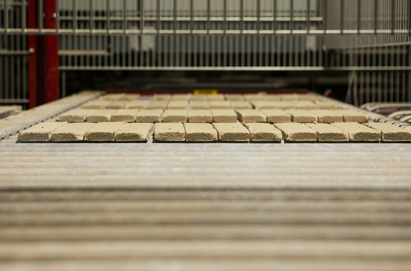 Productie van Vandersanden ECO baksteen strips Productie van Vandersanden ECO baksteen strips