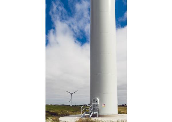 EWT windturbines uitgerust met inbraakwerende Renson ventilatieroosters 