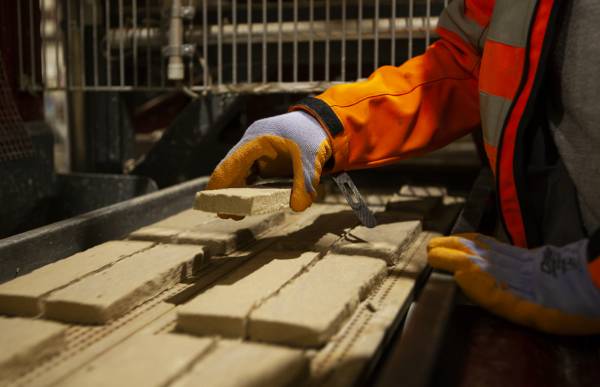 Productie van Vandersanden ECO baksteen strips