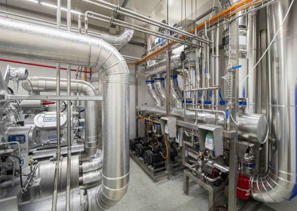 Innovatieve compacte industriële warmtepomp met waterkoeler produceert gelijktijdig heet en koud water 