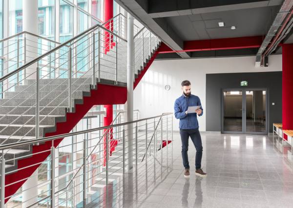 ABB verhoogt gebouwveiligheid met lancering Naveo®Pro monitoringsysteem