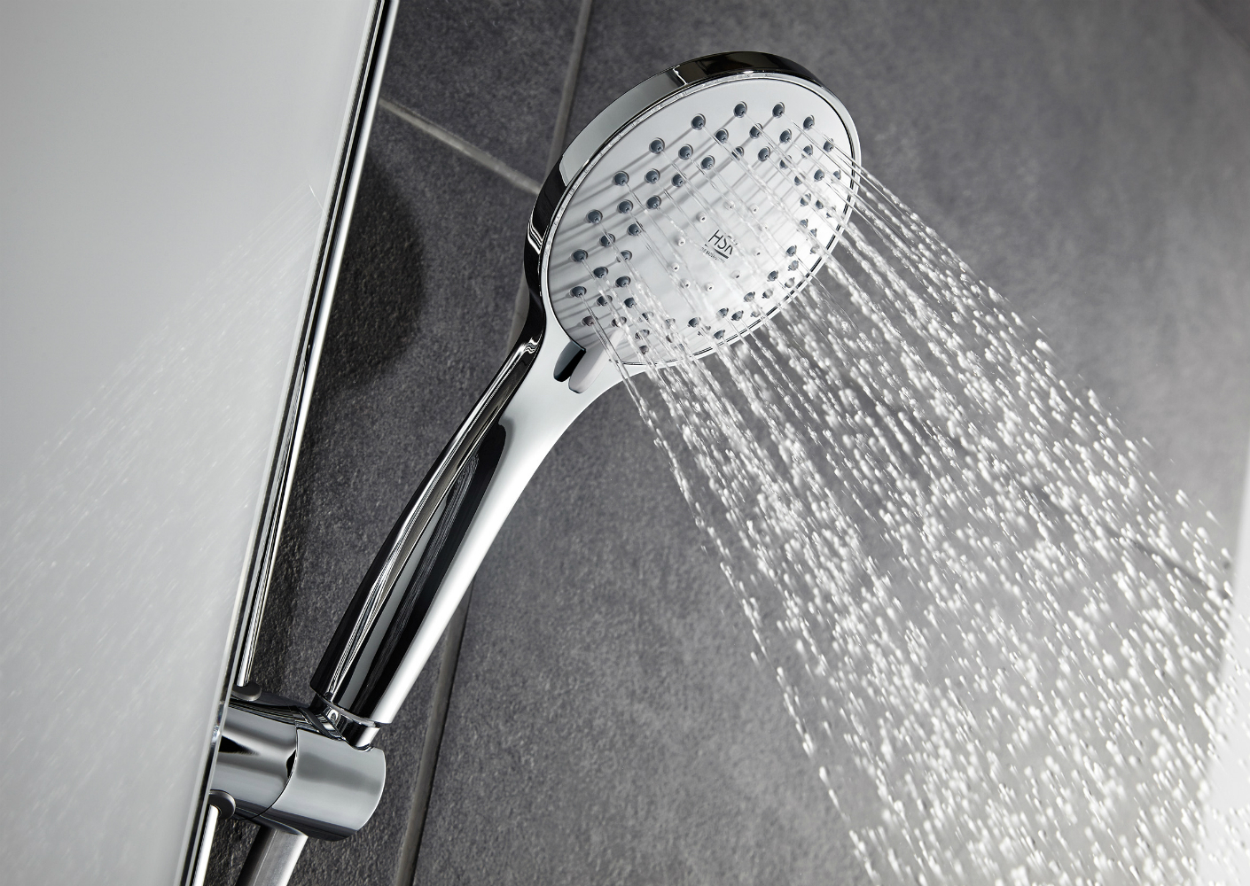 AquaTray: design-armatuur met glasplanchet AquaTray: design-armatuur met glasplanchet