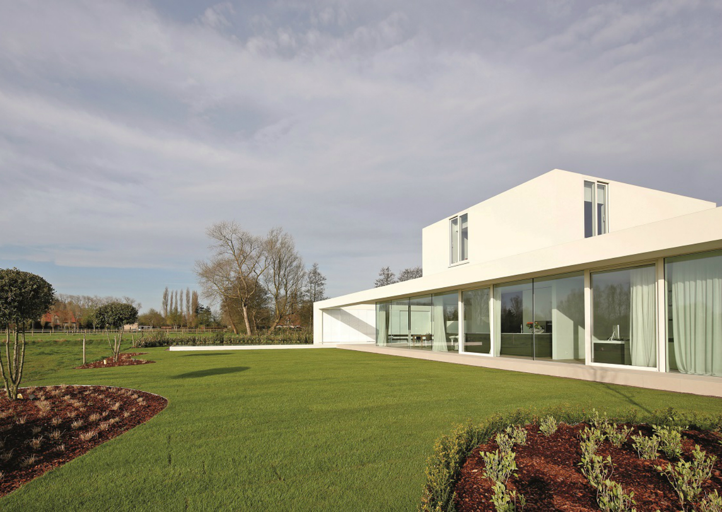 Innovatief verzonken dakrandsysteem voor minimalistische architectuur Innovatief verzonken dakrandsysteem voor minimalistische architectuur
