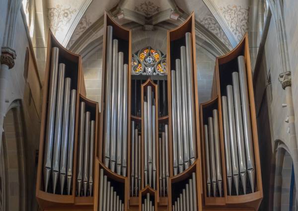 Akoestiek in een kerk heeft vaak lange nagalmtijd