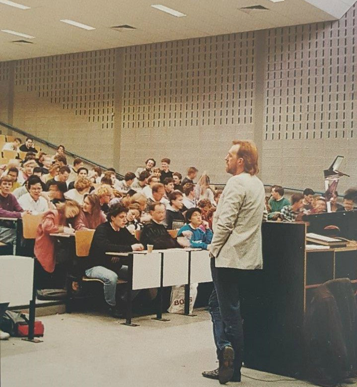 Collegezaal Erasmusuniversiteit Rotterdam met Soundblox, oude foto