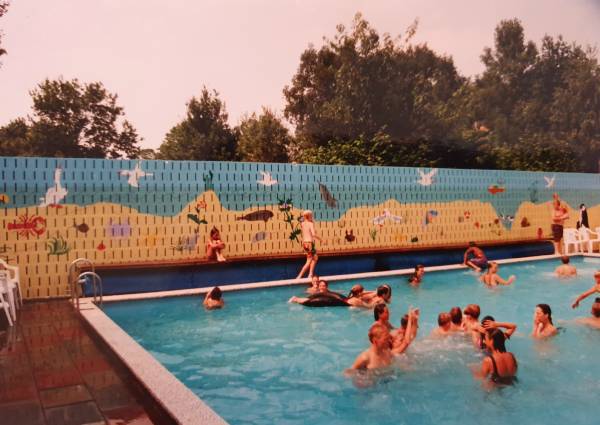 Buitenzwembad met Soundblox, oude foto