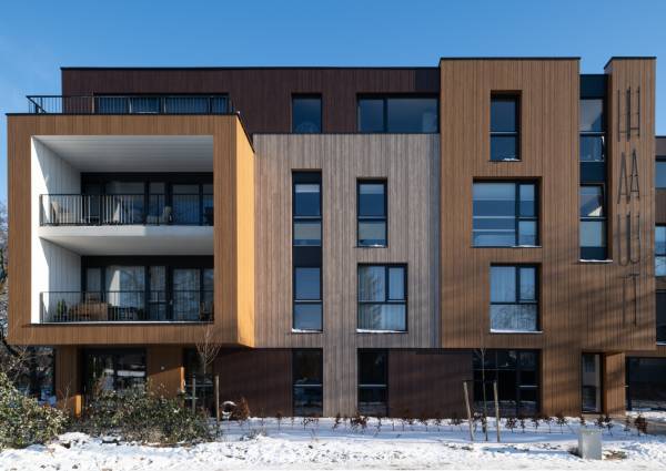 Appartementencomplex Haut met Rockpanel Woods