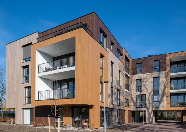 Appartementencomplex Haut met Rockpanel Woods