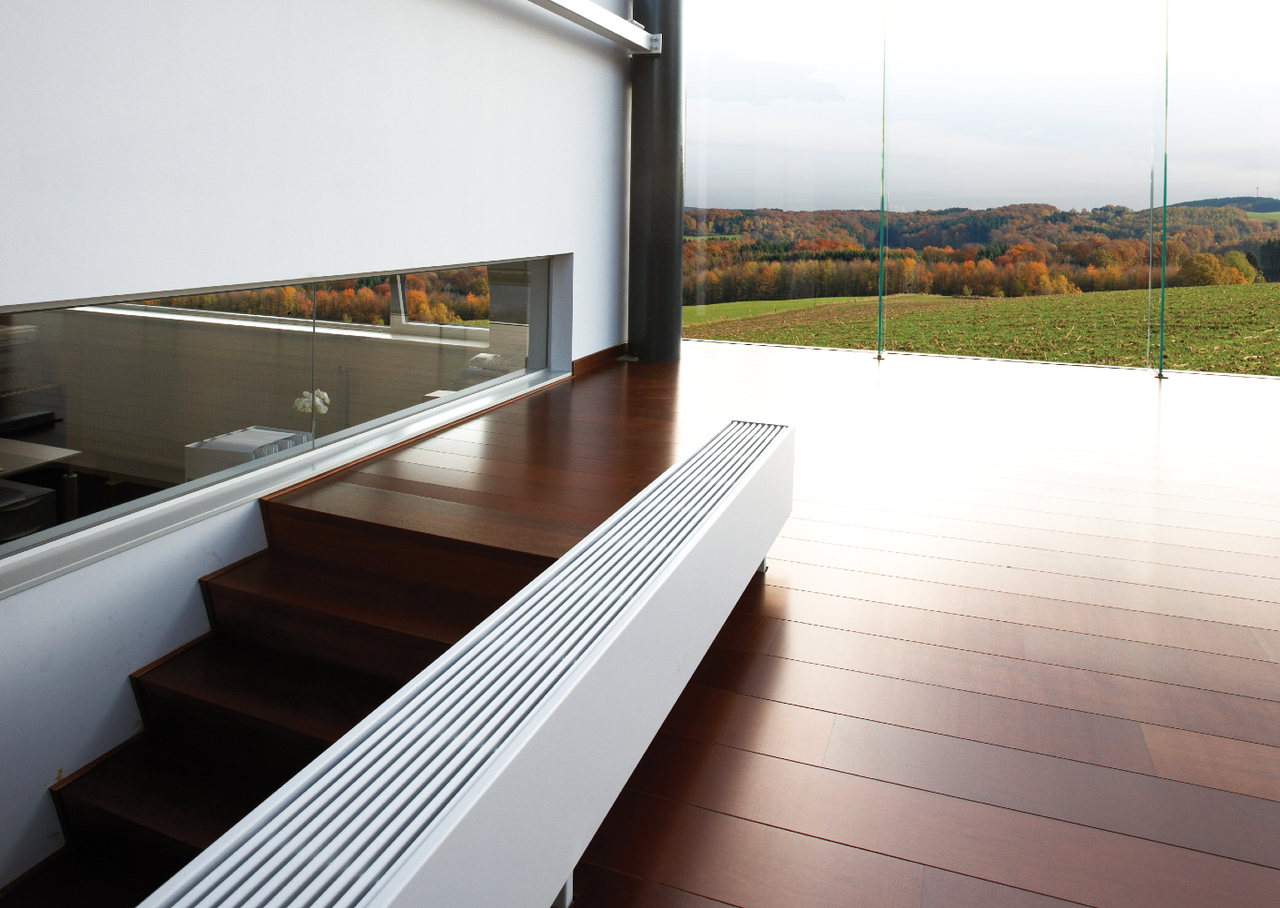 JAGA Mini Vrijstaand Hybrid radiator kan energiezuinig verwarmen én niet-condenserend koelen JAGA Mini Vrijstaand Hybrid radiator kan energiezuinig verwarmen én niet-condenserend koelen