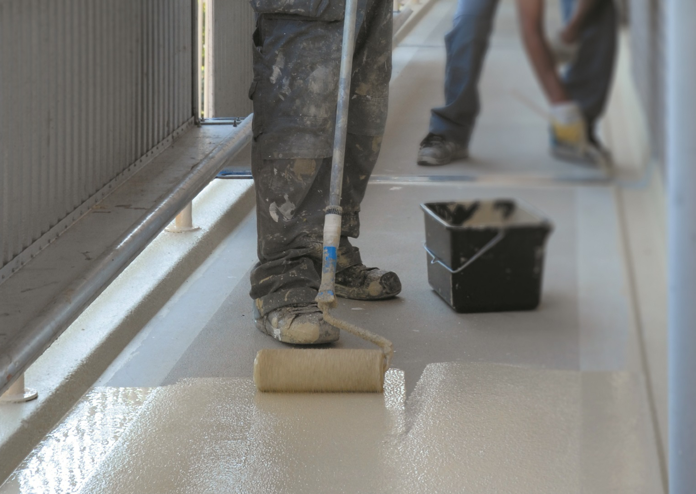 Effectieve bescherming voor balkons en galerijen met Disbon A326 vloercoatsysteem van Caparol Effectieve bescherming voor balkons en galerijen met Disbon A326 vloercoatsysteem van Caparol