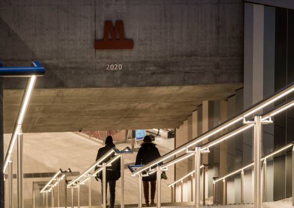 Metro Denemarken ILLUNOX trapleuning met LED trapverlichting
