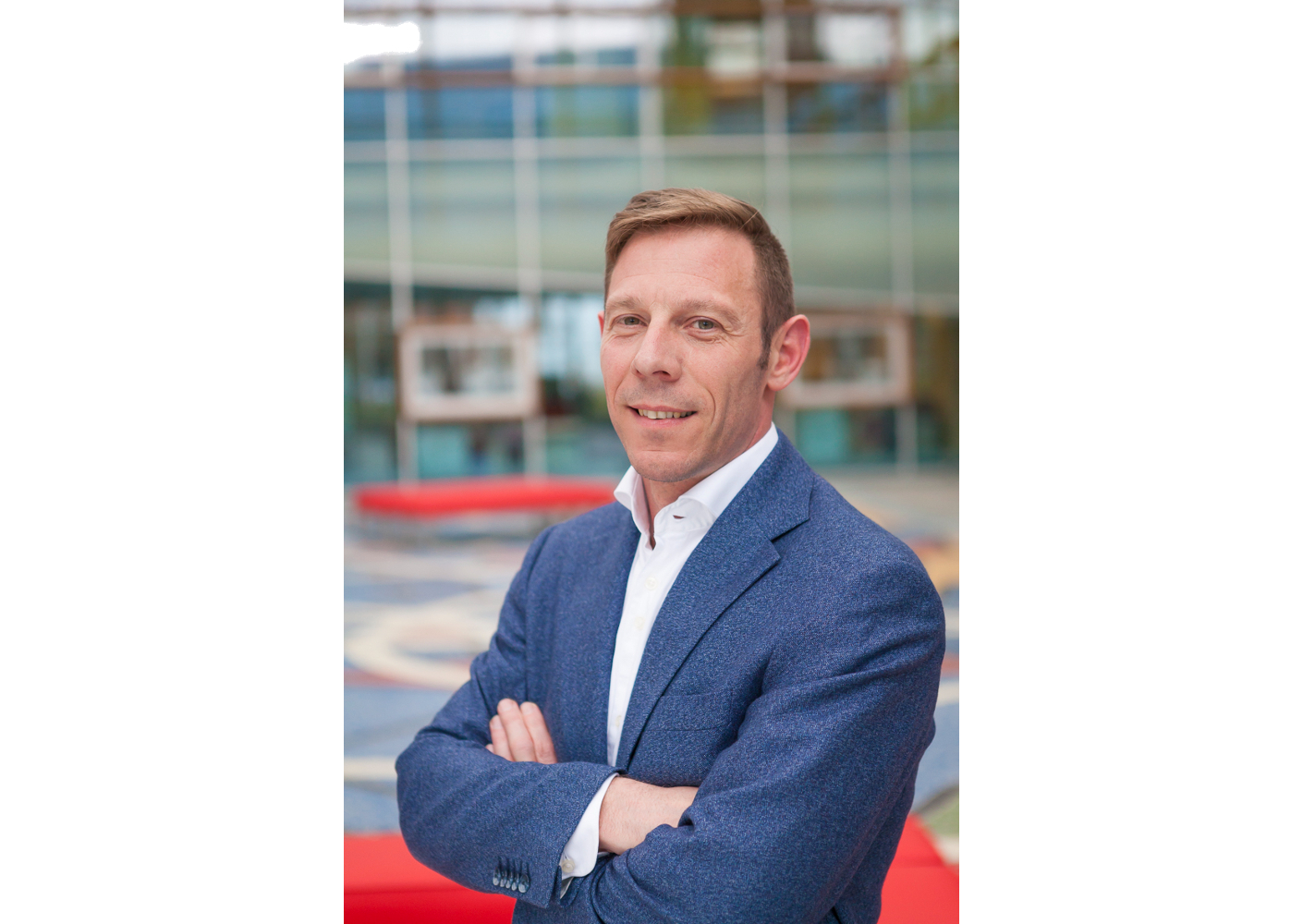 “De volgorde van inregelen is essentieel: controleer de installatie, stel de totale luchthoeveelheid in met de WTW-unit, meet, stel waar nodig bij en regel tenslotte de luchthoeveelheid per ruimte met de ventielen.” – Marco van Alen, Acc “De volgorde van inregelen is essentieel: controleer de installatie, stel de totale luchthoeveelheid in met de WTW-unit, meet, stel waar nodig bij en regel tenslotte de luchthoeveelheid per ruimte met de ventielen.” – Marco van Alen, Acc