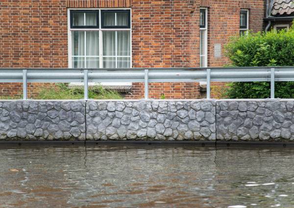 Traditionele basalten kademuren van beton - NOE