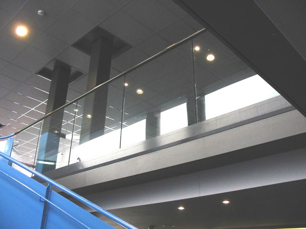 Safety Level glasbalustrades - TransLevelOne - Theater de Hanzehof te Zutphen