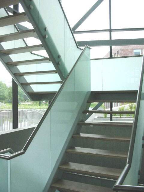 Safety Level glasbalustrades - TransLevelTwo - Pink Roccade te Zoetermeer