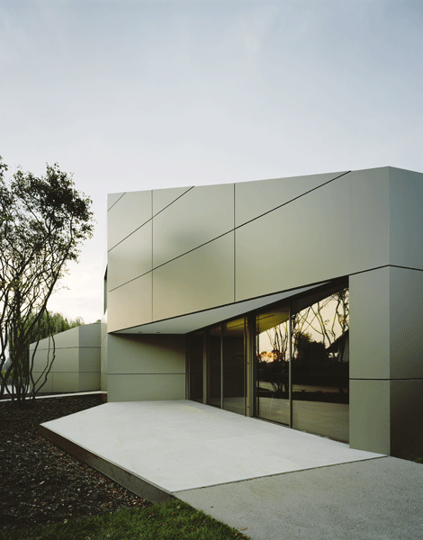 ALUCOBOND® plus Anodized Look C32