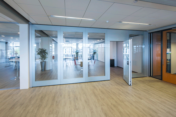 BREEDVELD G90 mobiele glaswand dubbelwandig glaswand met loopdeur