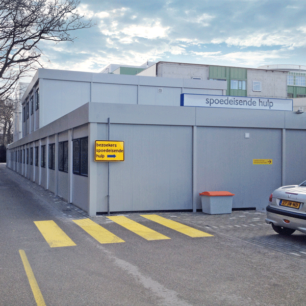Ultima gebouw: tijdelijke Portakabin huisvesting polikliniek Bronovo ziekenhuis