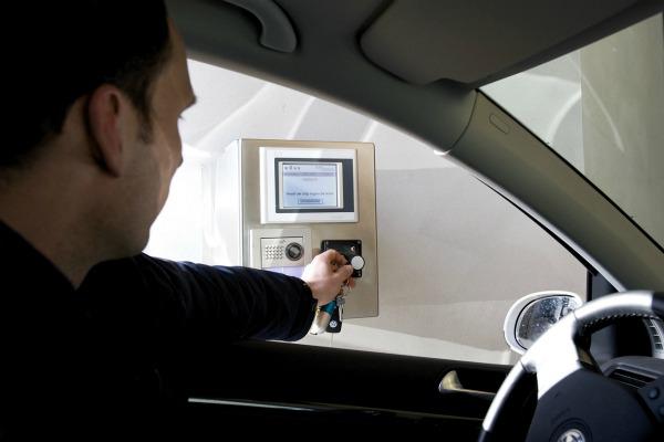 Aanmelden met parkeerchip Aanmelden met parkeerchip