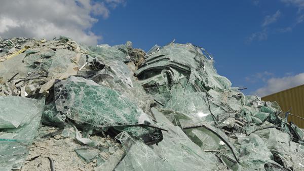 FOAMGLAS bestaat voor meer dan 60% uit gebruikt glas FOAMGLAS bestaat voor meer dan 60% uit gebruikt glas