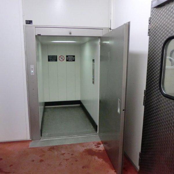 Ip liften goederenheffers rvs deuren Ip liften goederenheffers rvs deuren