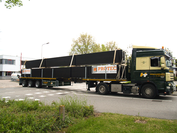 Protec inbraakwerende hangardeuren transport Protec inbraakwerende hangardeuren transport