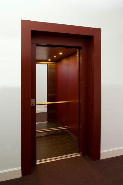 Voormalig weeshuis Leiden lift na modernisering Voormalig weeshuis Leiden lift na modernisering