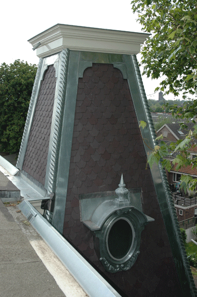 RHEINZINK - uitermate geschikt voor renovatie: ossenoog RHEINZINK - uitermate geschikt voor renovatie: ossenoog