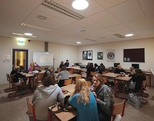 Solatube 290 DS daglichtbuis leslokaal school Solatube 290 DS daglichtbuis leslokaal school