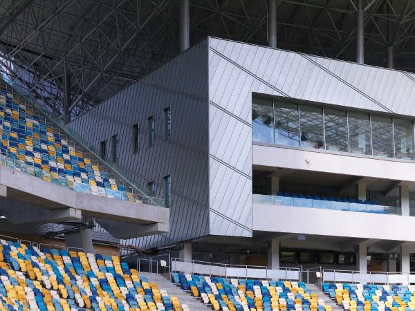 Stadion Lviv met RHEINZINK prePATINA blue-grey felsbanen