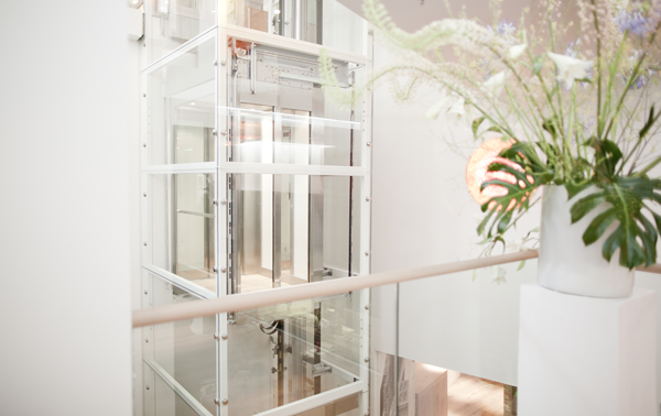 Astralift Valentina platformlift bij Vapiano Astralift Valentina platformlift bij Vapiano