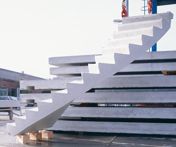 Vebo trappen en bordessen van beton, met halve draai