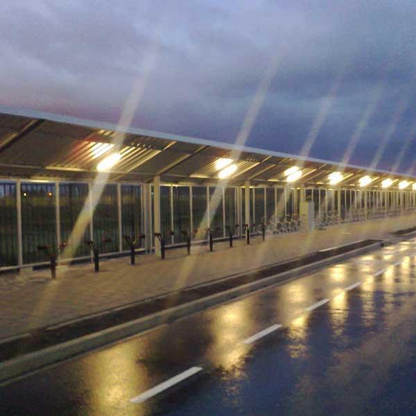 FalcoSpan overkapping met zonnecollectoren FalcoSpan overkapping met zonnecollectoren