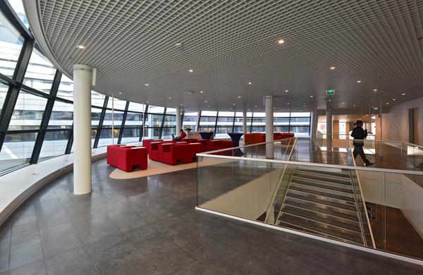 Interieur provinciehuis BRS Groep triple isolatieglas Interieur provinciehuis BRS Groep triple isolatieglas