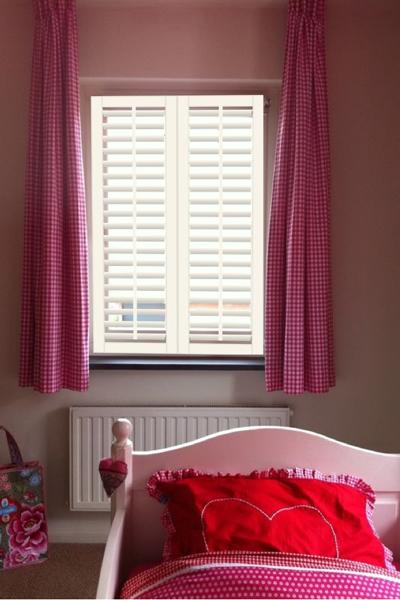 Jasno witte shutters kinderkamer Jasno witte shutters kinderkamer