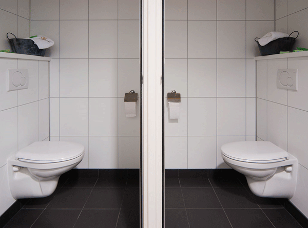 Fibo Trespo: Badkamerrenovatie in 2 dagen Fibo Trespo: Badkamerrenovatie in 2 dagen