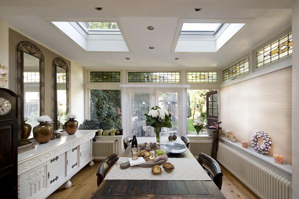 Serre met Velux lichtkoepels Serre met Velux lichtkoepels