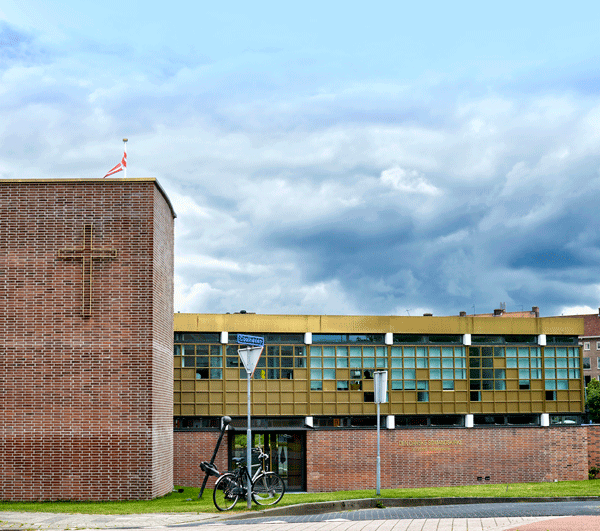 Tombak gevelbekleding, Deense Zeemanskerk