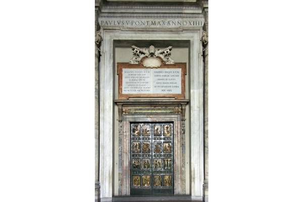 Porta Sancta, Sint Pietersbasiliek, Rome, foto Dnalor 01 - Own work, CC BY-SA 3.0, https://commons.wikimedia.org/w/index.php?curid=32946128