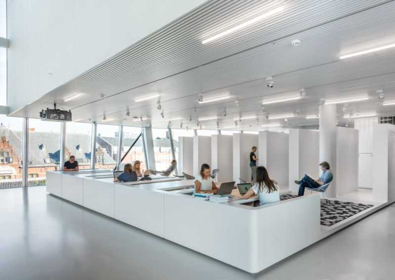 Hunter_Douglas_Multipaneel plafondpanelen_-_Groninger_Forum_-_Groningen_NL_4.jpg