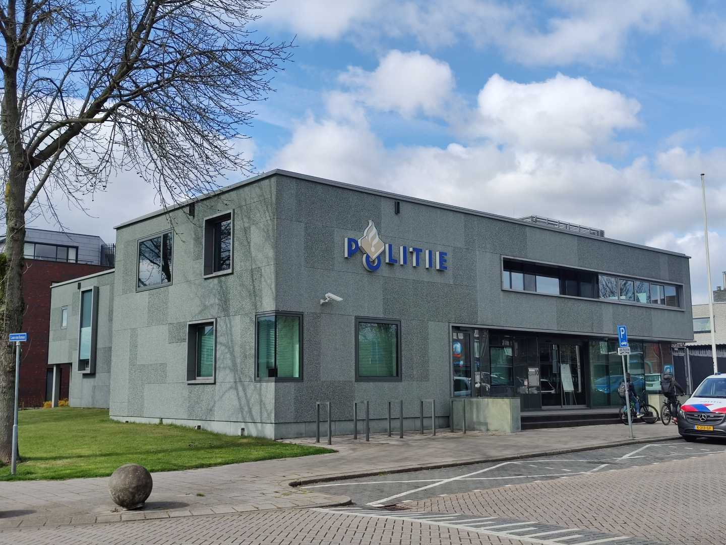 GEVELBEKLEDING LANSINGERLAND Politiebureau (2).jpg