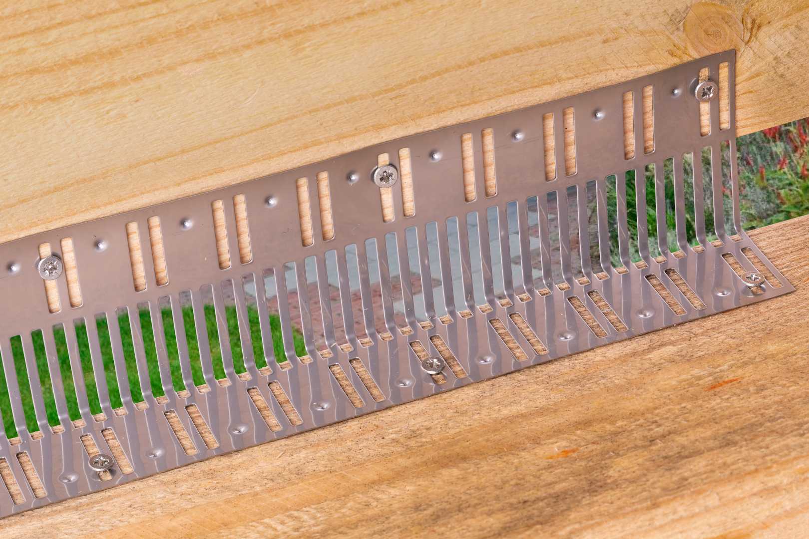 VentiStrip RVS ventilatieprofiel 50x30 toepassing 01.jpg