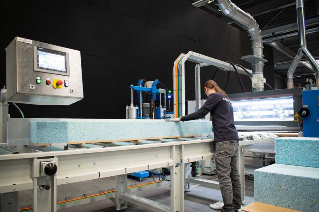Large-Akoestikon productielijn 04.jpg