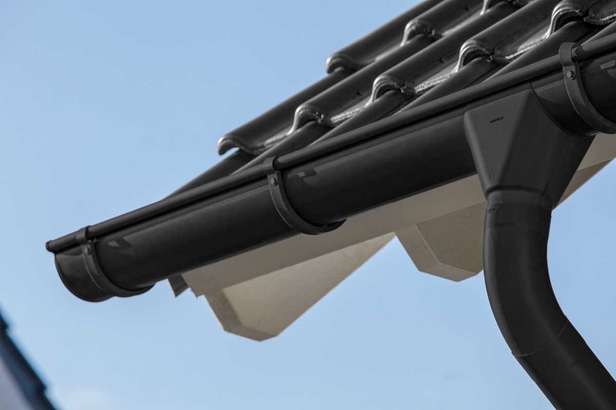 6. RHEINZINK basalte HWA detail.jpg