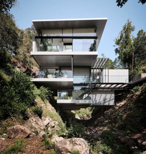 Een zwevende woning: het Suspension House in Noord-Californië