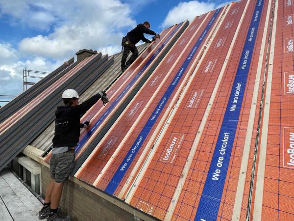 Praktische oplossingen voor het na-isoleren van hellende daken