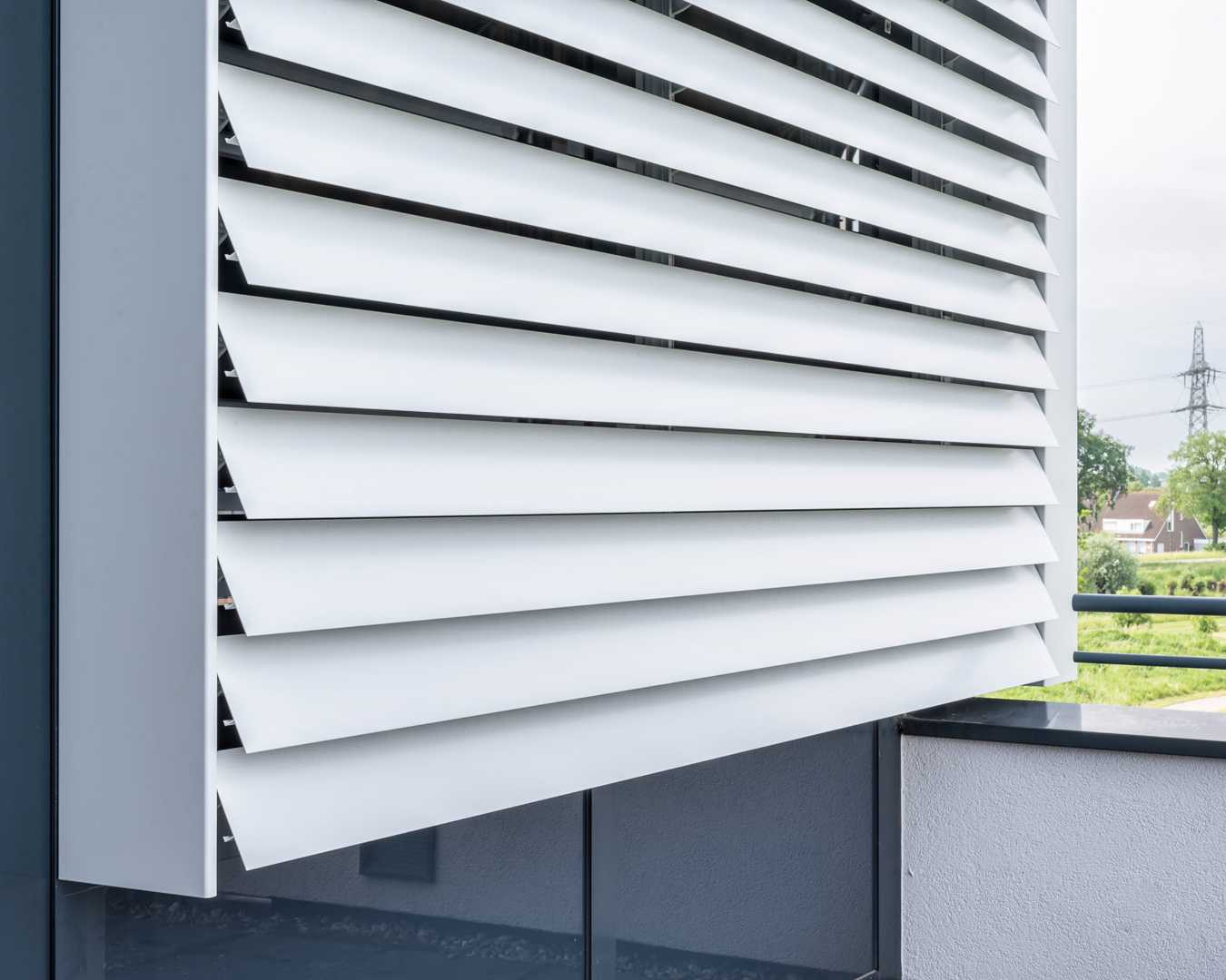 SUNSHIELD - 190937 - Facade, 150E, Alfa Accountants, Raamsdonksveer, NL.jpg