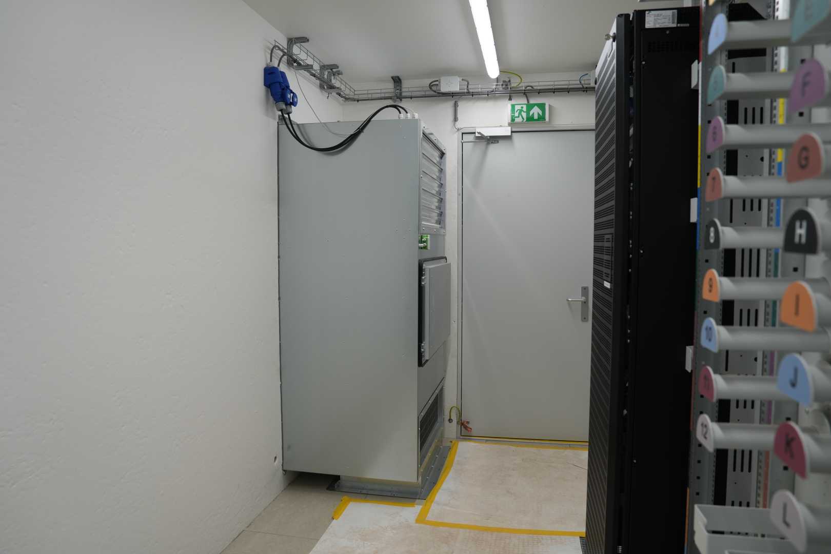 Binnen_PoP-station_VLK4000_Merford.JPG