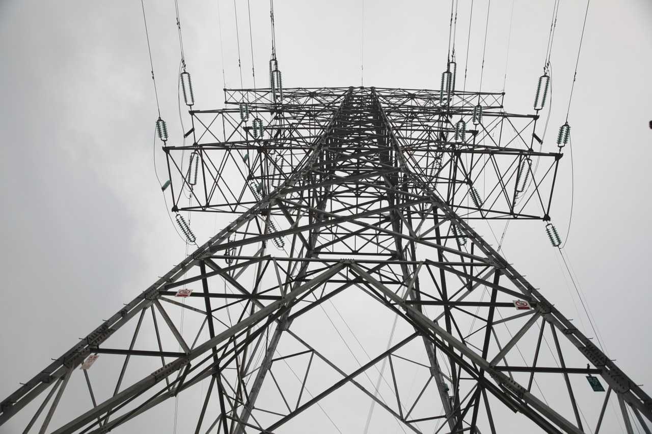 Power grid Voor het eerst zijn de voordelen van warmteopslag in warmtenetten gedetailleerd gekwantificeerd. Onderzoek van Invest-NL en Energy Storage NL toont aan dat warmteopslag niet alleen de kosten van geleverde warmte van € 0,70 tot € 3,20 per gigajoule verlaag